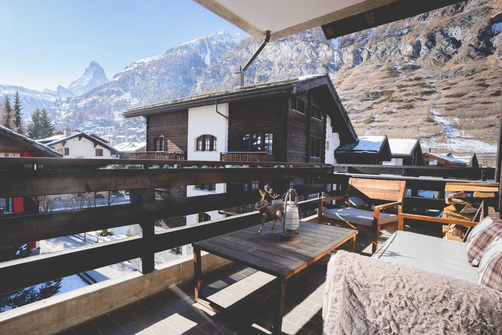 Stylish Home With Matterhorn View In The Center Zermatt Exterior foto
